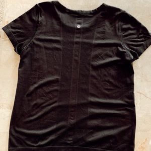 Short sleeve- LULULEMON relaxed short sleeve